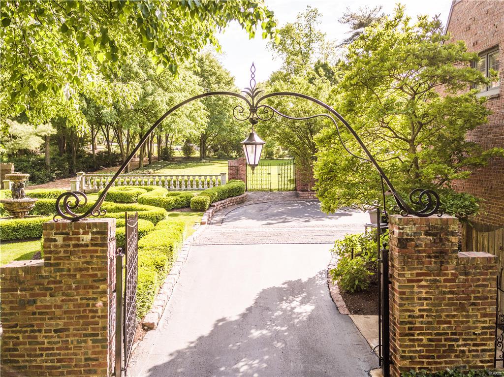 3 Dromara Road Ladue, MO 63124 - Photo 52 of 55