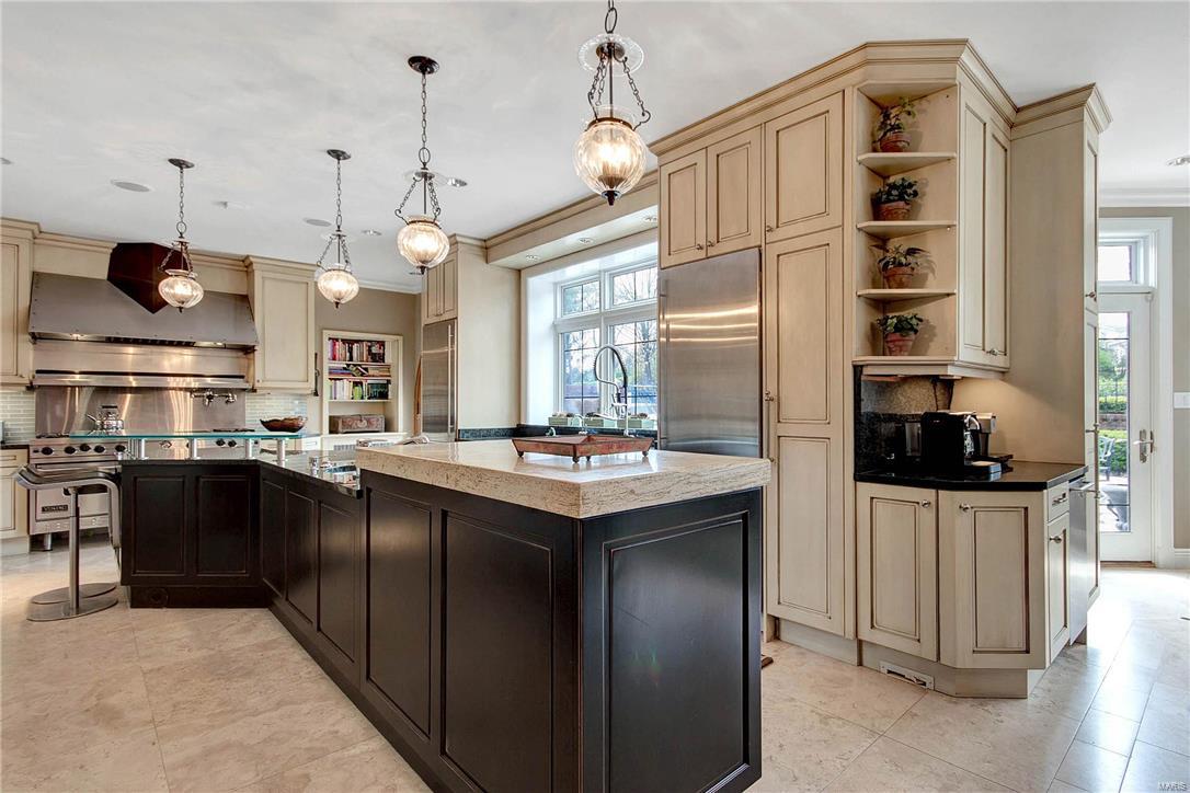 3 Dromara Road Ladue, MO 63124 - Photo 9 of 55