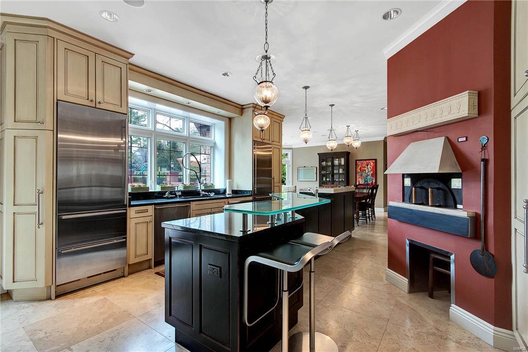 3 Dromara Road Ladue, MO 63124 - Photo 10 of 55