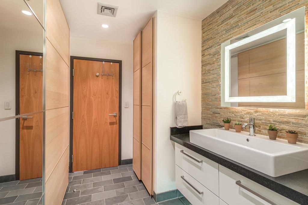 33 Sleeper Street, Unit 102 Boston, MA 02210 - Photo 17 of 26