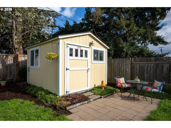 $399,000 | 1873 Alderwood Street, Eugene, OR 97404