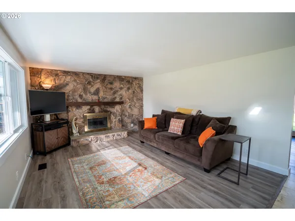 $399,000 | 1873 Alderwood Street, Eugene, OR 97404