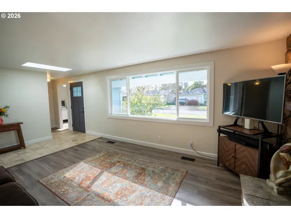 $399,000 | 1873 Alderwood Street, Eugene, OR 97404