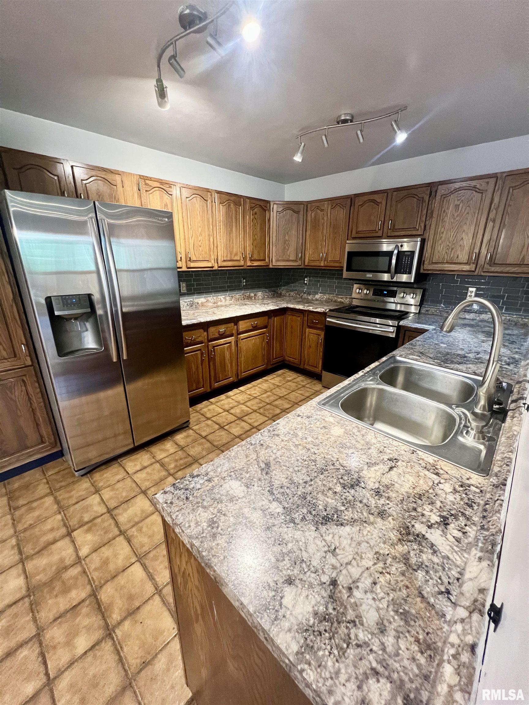 2630 St Anthony Road Quincy, IL 62305 - Photo 10 of 18
