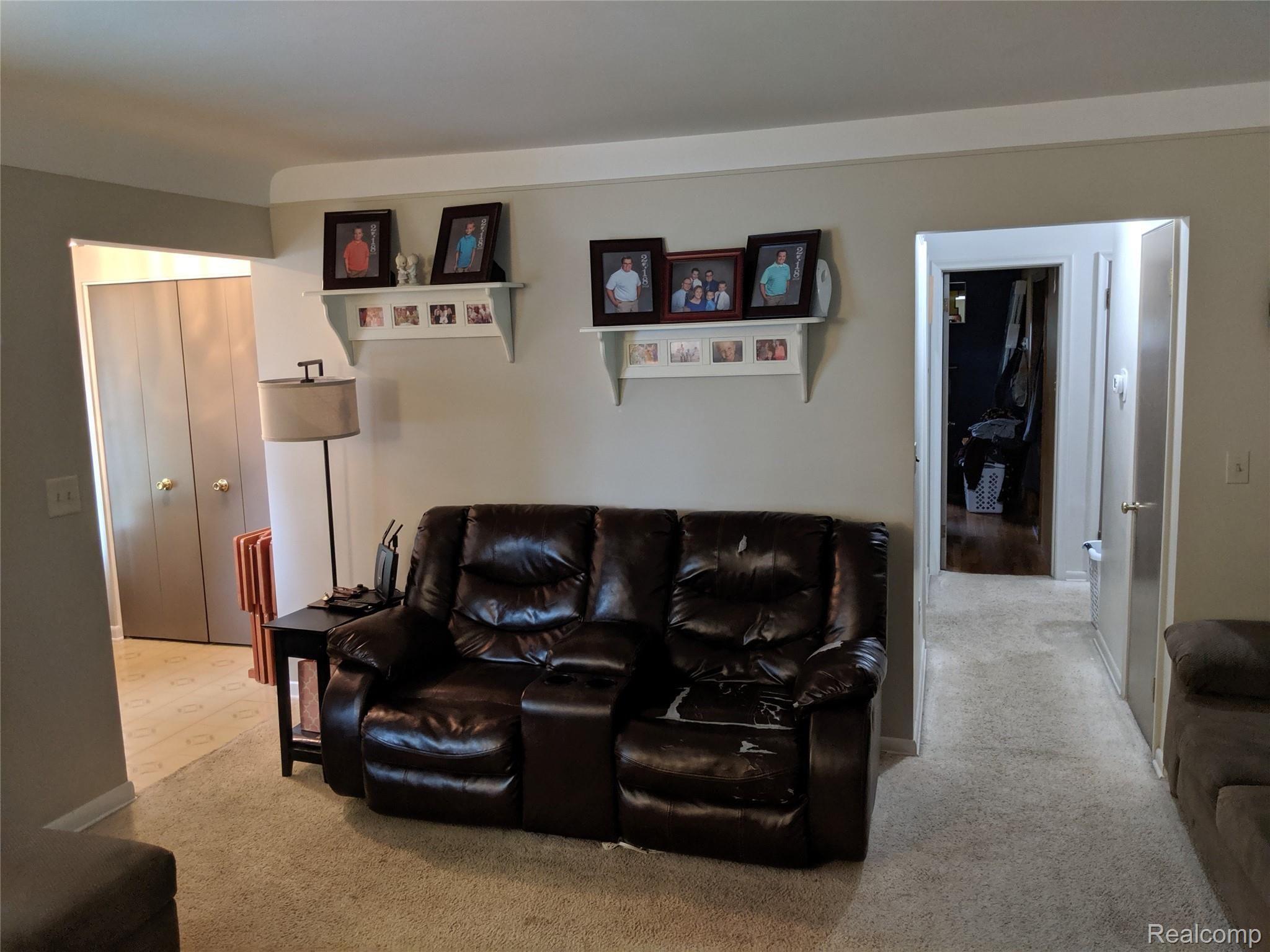 36550 Mapleridge Street Clinton Township, MI 48035 - Photo 5 of 32 IMG_20190604_185725.jpg