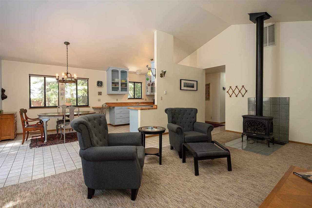 10407 Washoe Road Truckee, CA 96161 - Photo 6 of 21 Gallery Image 6