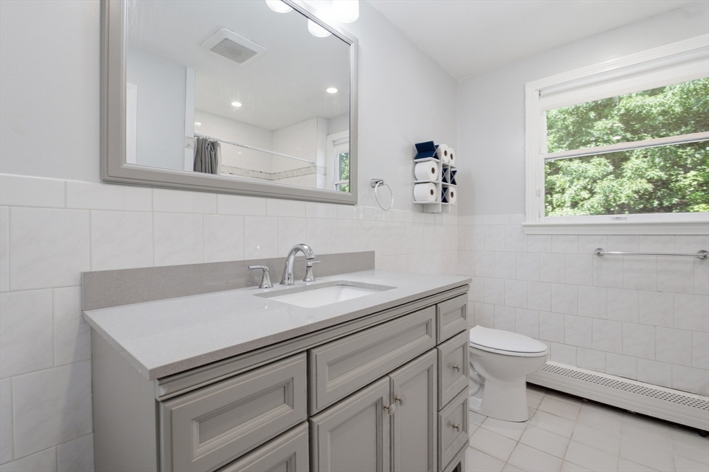 137 Maplewood Road Lynn, MA 01904 - Photo 24 of 39