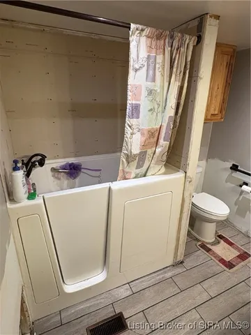 $219,000 | 1619 McIntyre Road, New Washington, IN 47162