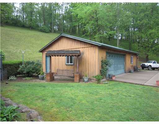 1735 Dutch Ridge Road Clendenin, WV 25045 - Photo 4 of 14 Exterior Front.