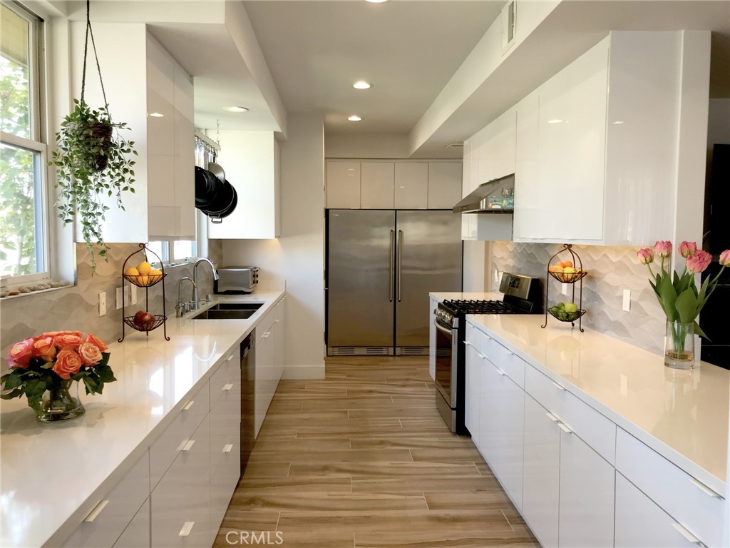 11700 Iowa Avenue Los Angeles, CA 90025 - Photo 12 of 32