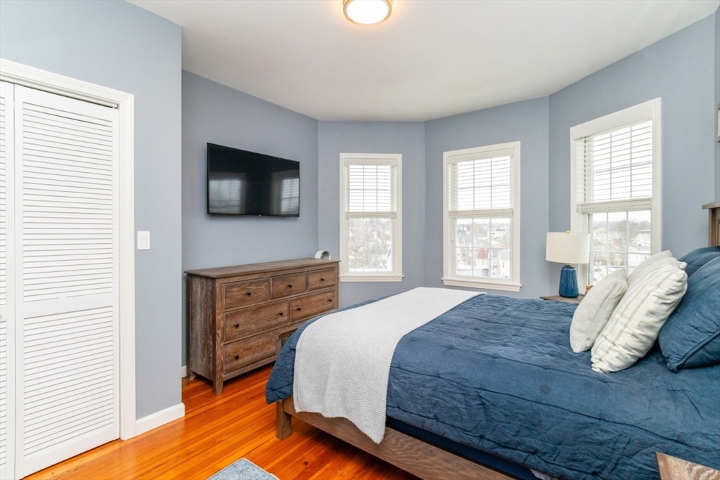 7 Rowell Street, Unit 3 Boston, MA 02125 - Photo 4 of 10