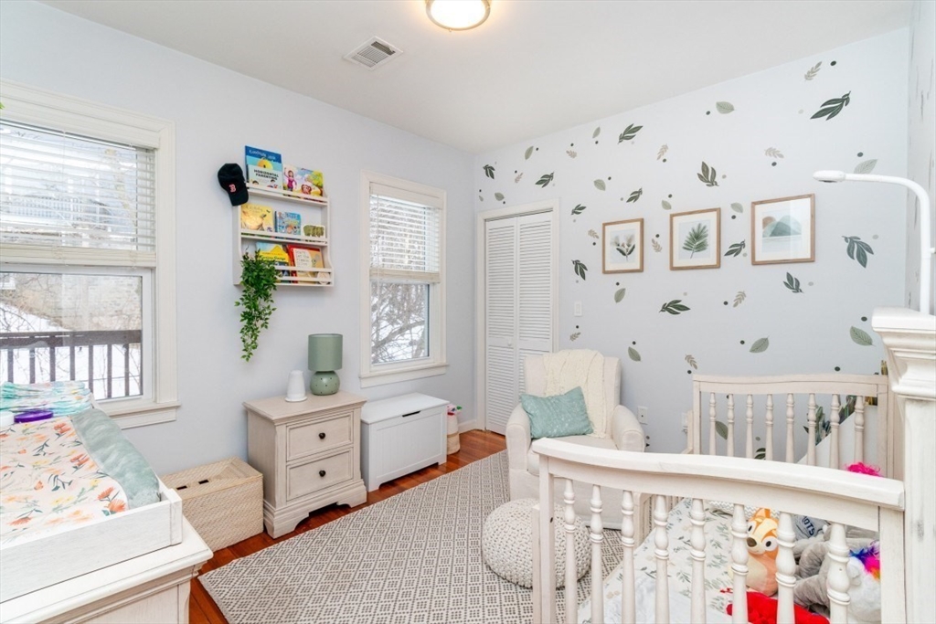 7 Rowell Street, Unit 3 Boston, MA 02125 - Photo 5 of 10