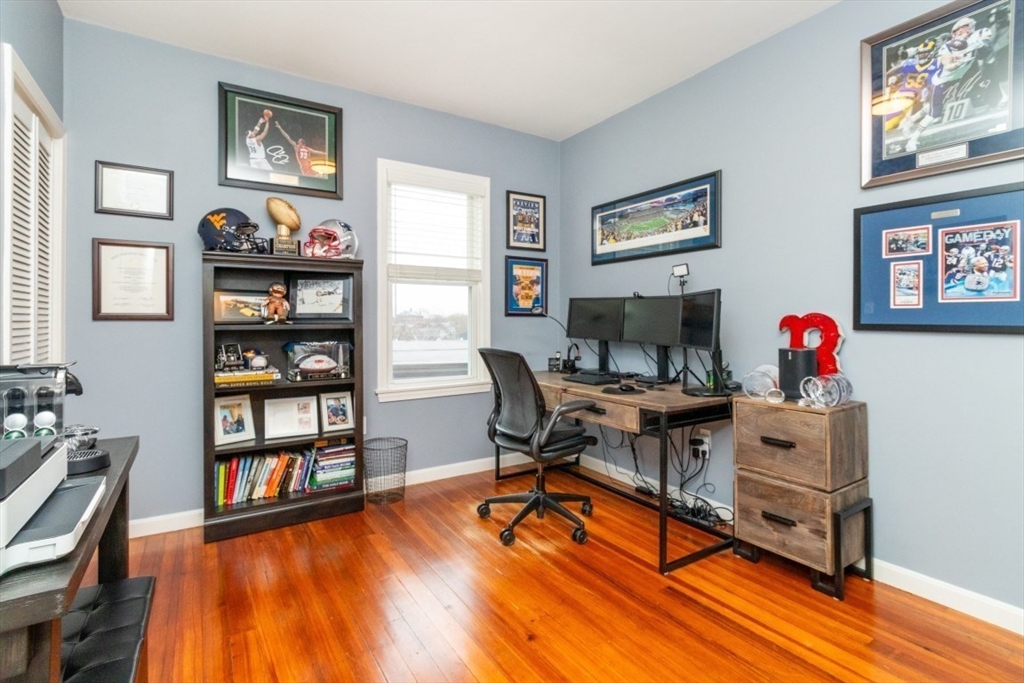 7 Rowell Street, Unit 3 Boston, MA 02125 - Photo 6 of 10