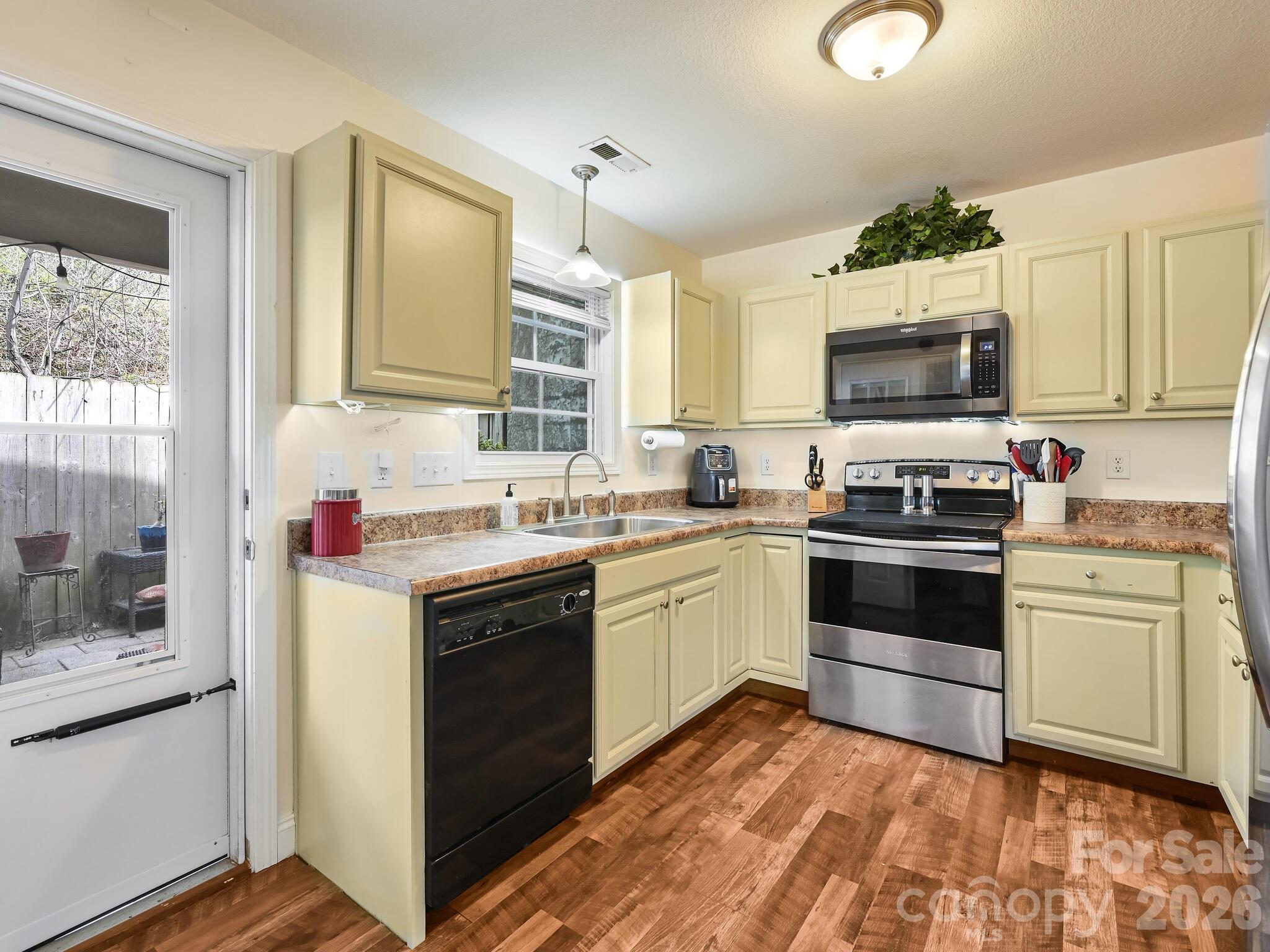 7 Mahogany Road Arden, NC 28704 - Photo 5 of 23