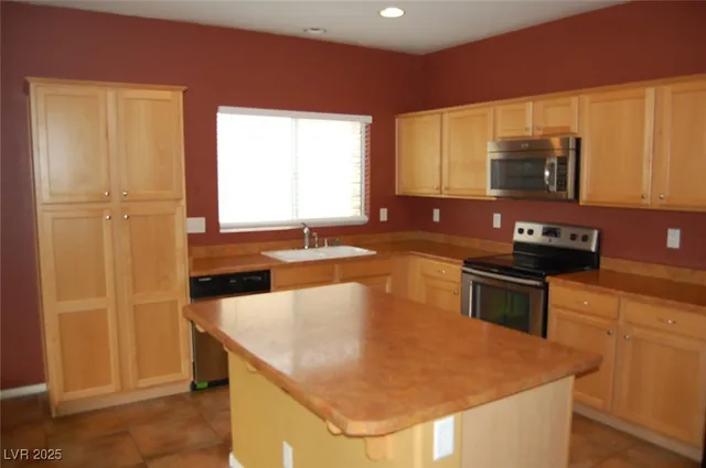 $1,800 | 4775 Lorenzo Way, Pahrump, NV 89061