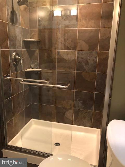 8550 Tyrolean Way Springfield, VA 22153 - Photo 13 of 24 Bath (Master)