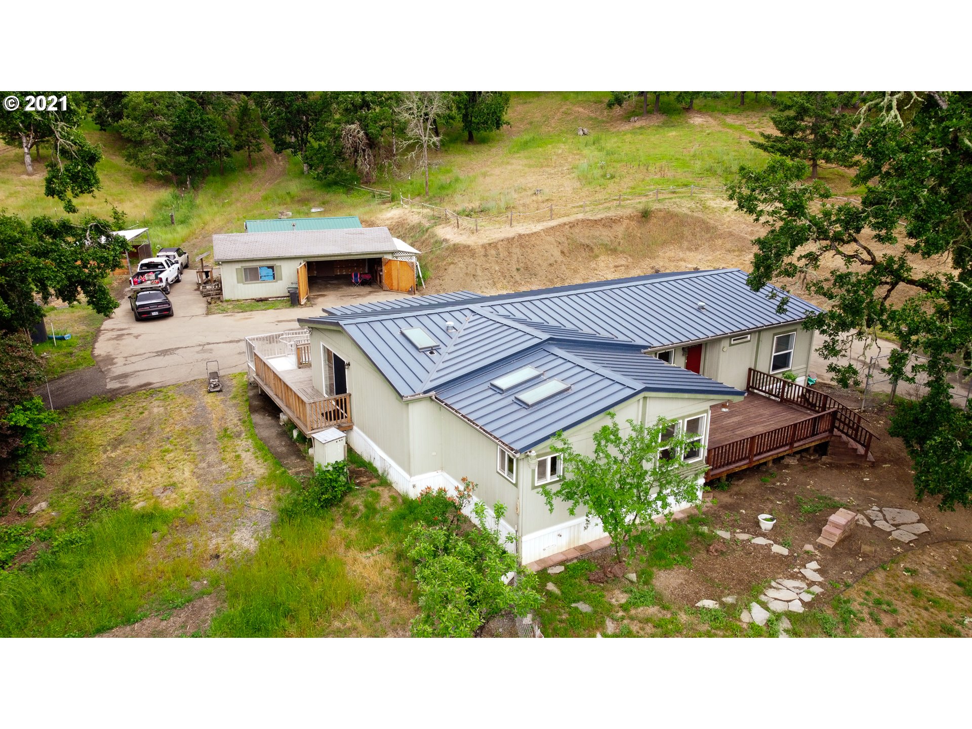 1555 Lower Crest Road Oakland, OR 97462 - Photo 1 of 32 Gallery Image 1