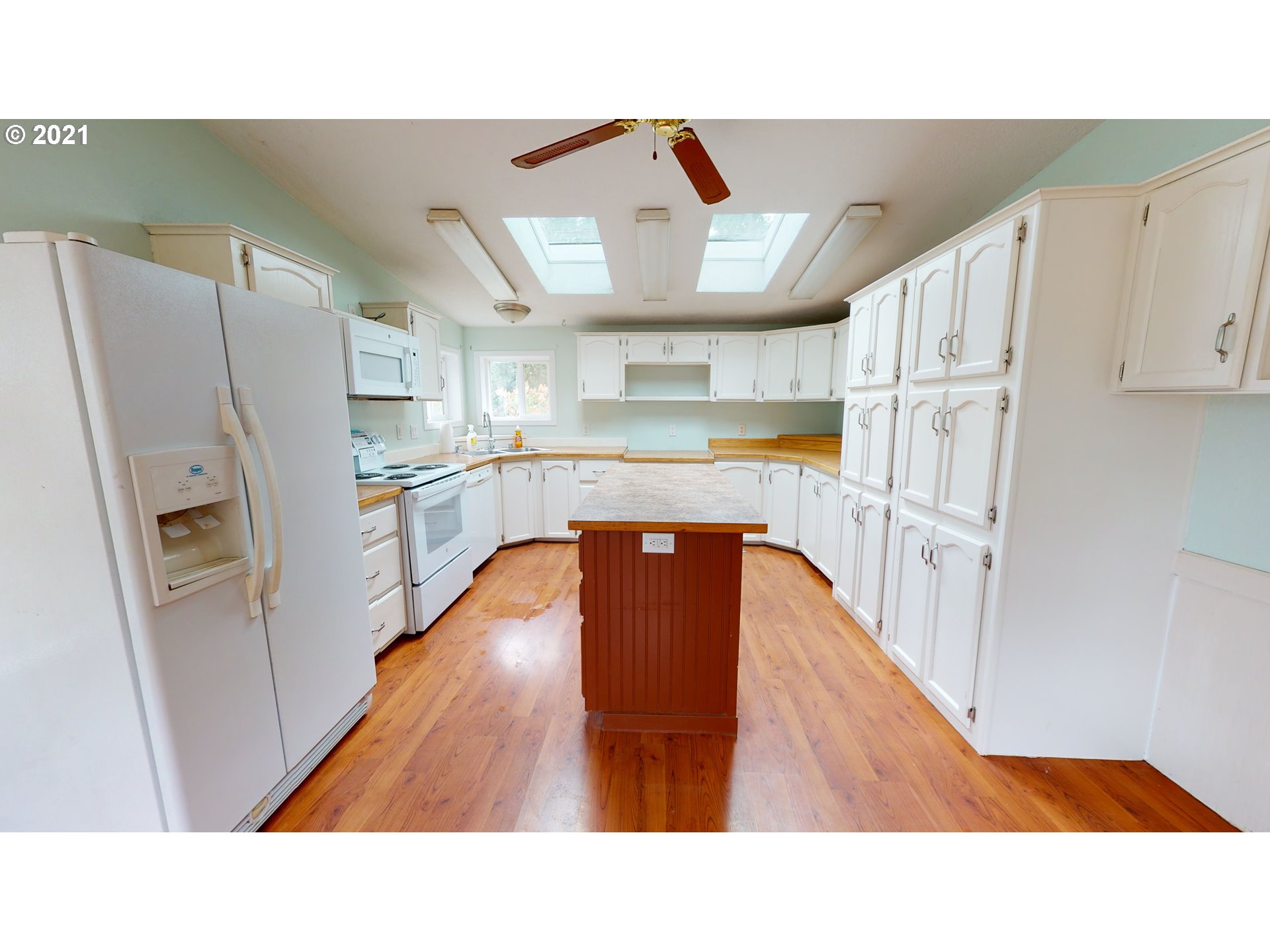 1555 Lower Crest Road Oakland, OR 97462 - Photo 12 of 32 Gallery Image 12