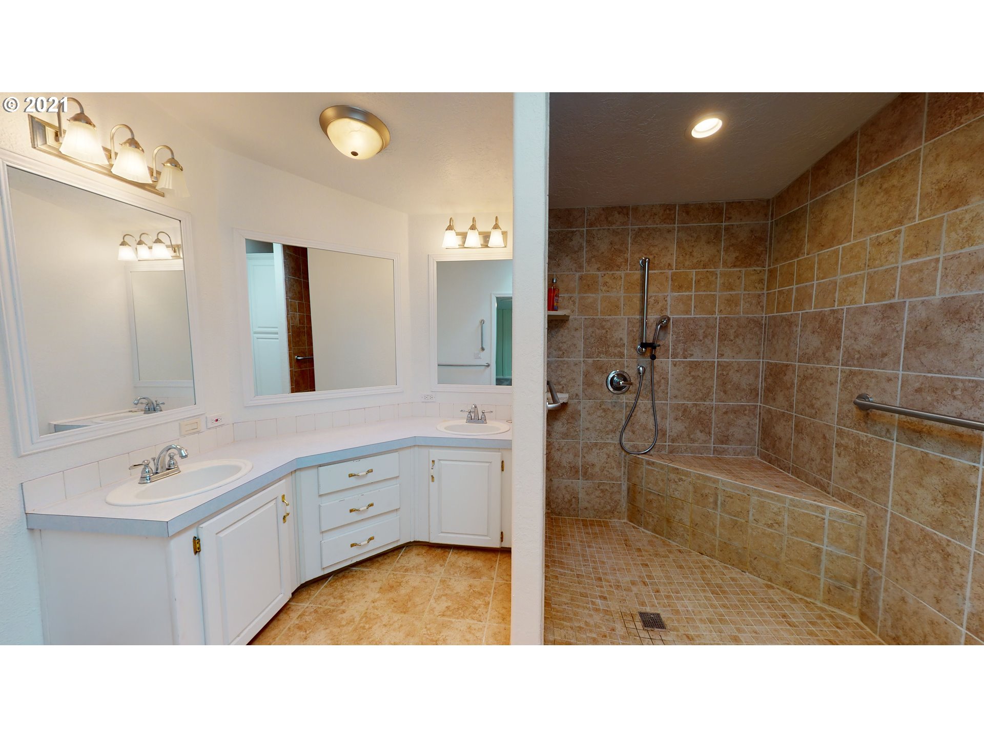 1555 Lower Crest Road Oakland, OR 97462 - Photo 16 of 32 Gallery Image 16