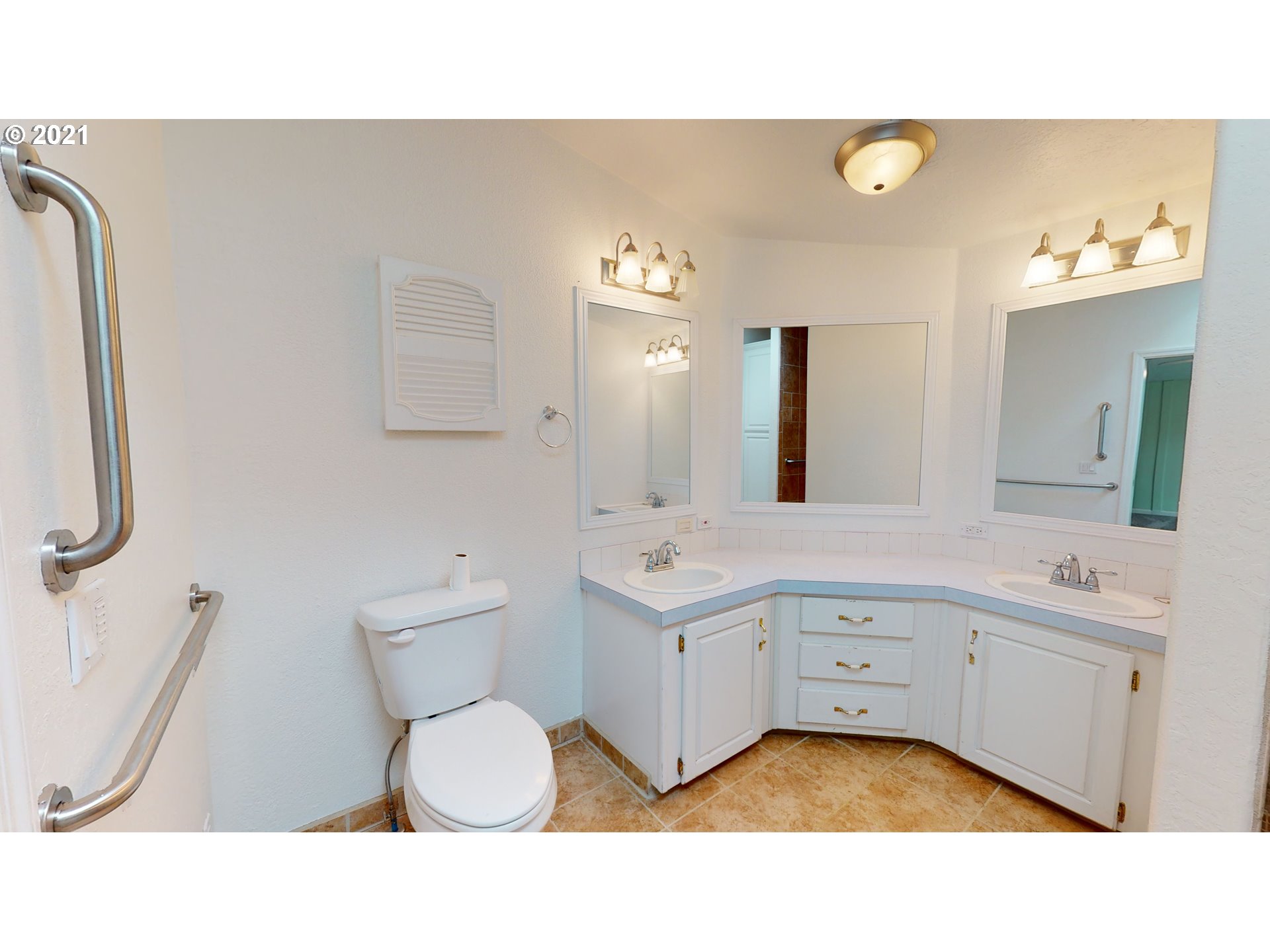 1555 Lower Crest Road Oakland, OR 97462 - Photo 18 of 32 Gallery Image 18