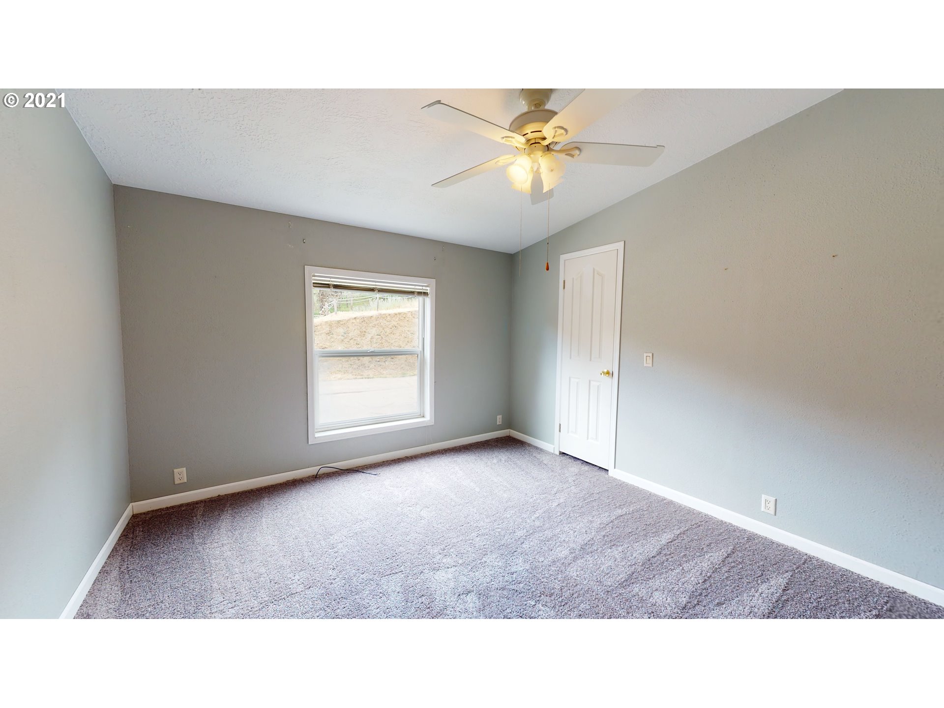 1555 Lower Crest Road Oakland, OR 97462 - Photo 19 of 32 Gallery Image 19