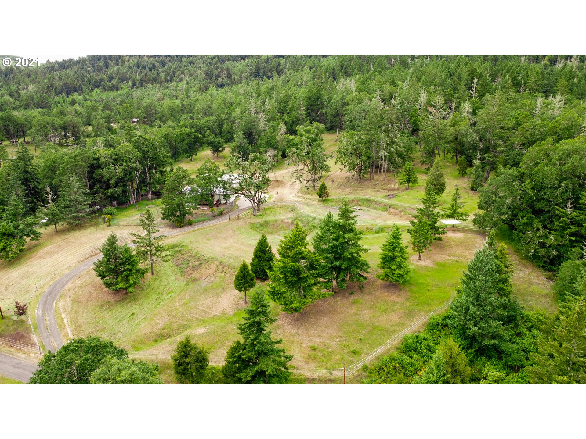 1555 Lower Crest Road Oakland, OR 97462 - Photo 3 of 32 Gallery Image 3