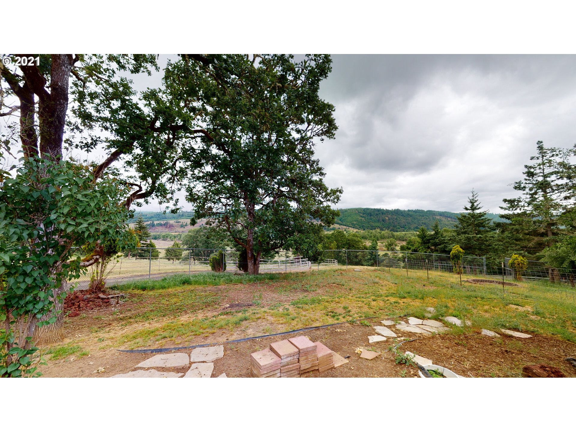 1555 Lower Crest Road Oakland, OR 97462 - Photo 28 of 32 Gallery Image 28