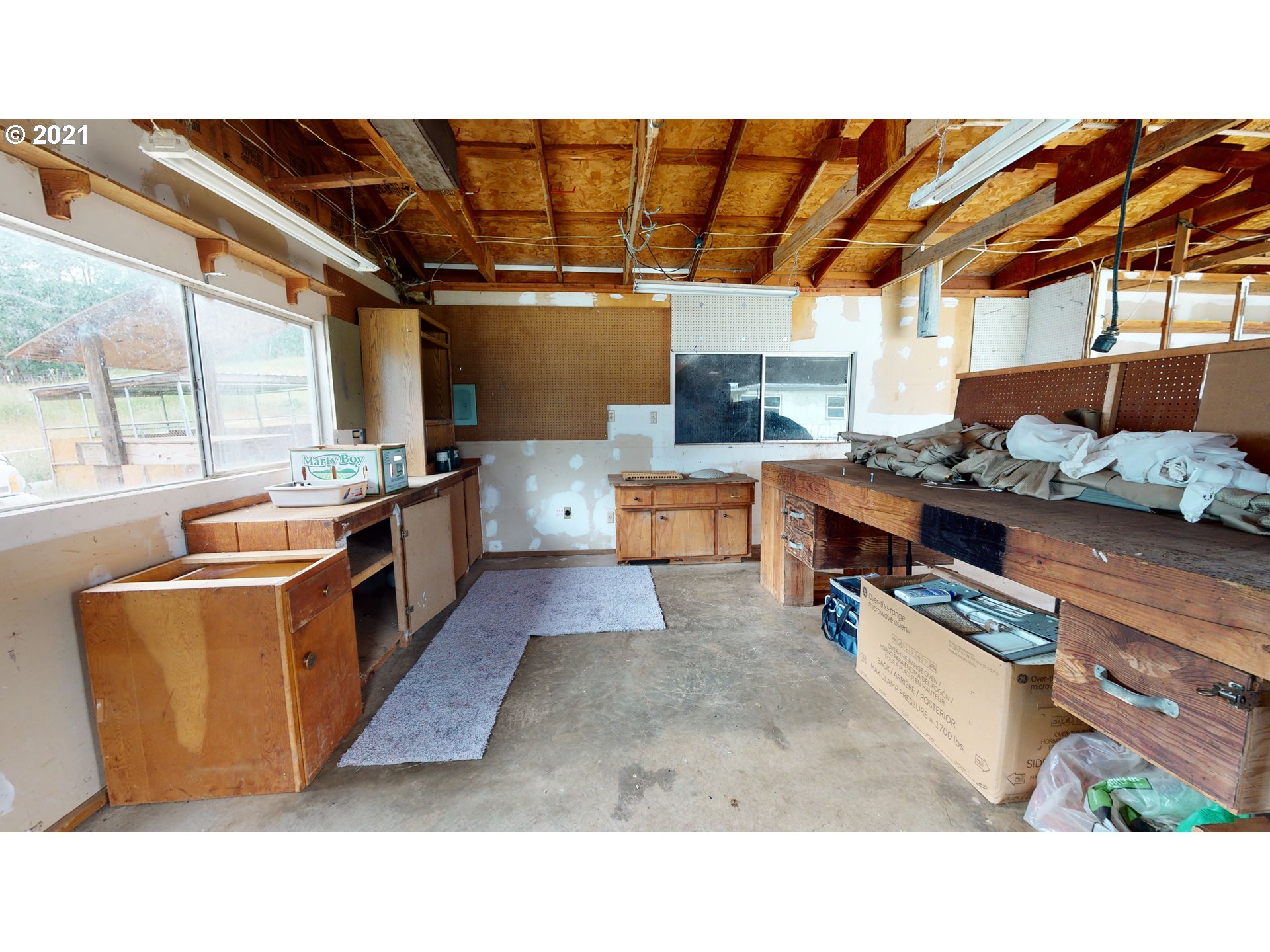 1555 Lower Crest Road Oakland, OR 97462 - Photo 29 of 32 Gallery Image 29