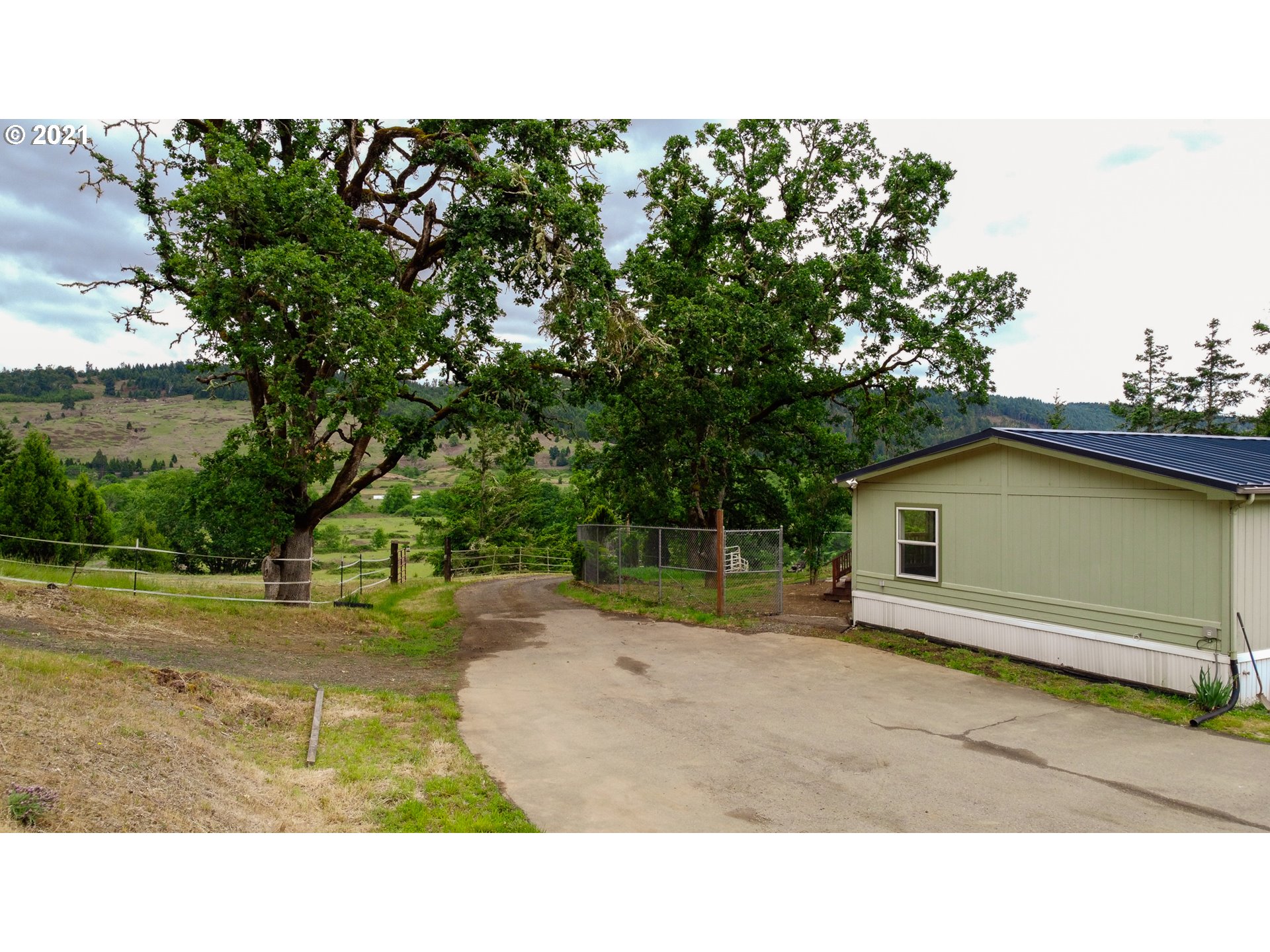 1555 Lower Crest Road Oakland, OR 97462 - Photo 30 of 32 Gallery Image 30