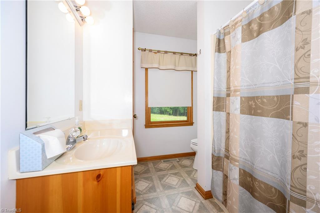850 Pinnix Road Ronda, NC 28670 - Photo 22 of 30 Gallery Image 22