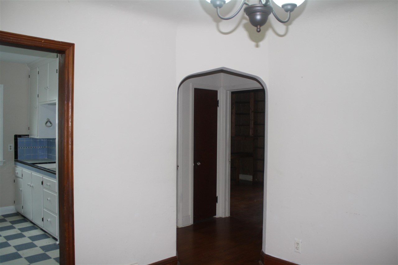 2114 Pierce Street Flint, MI 48503 - Photo 16 of 41