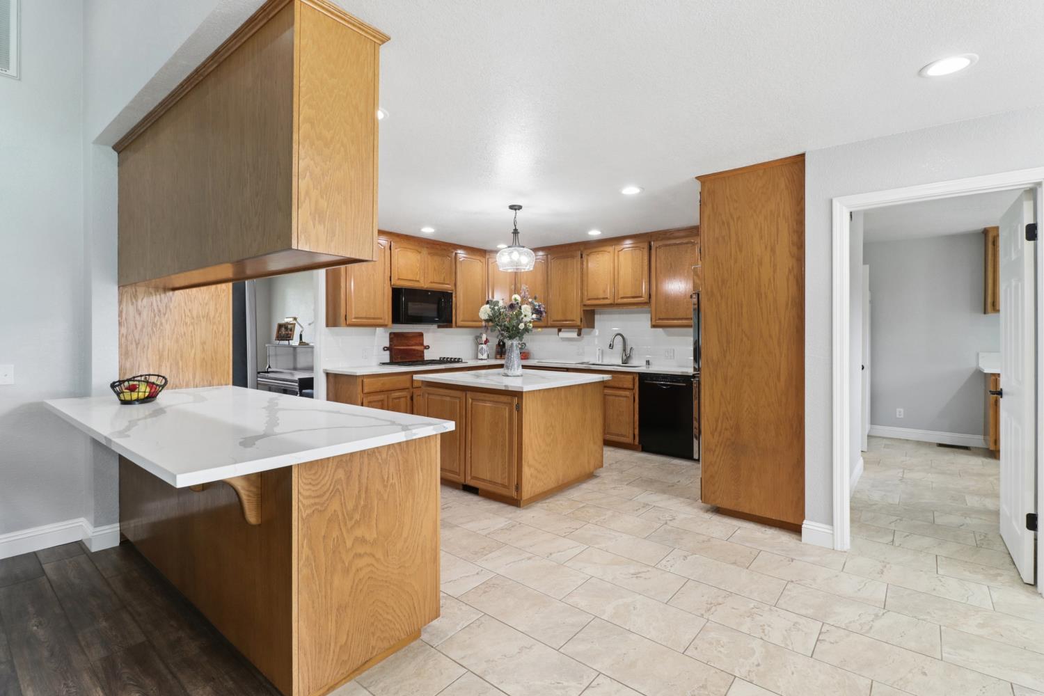 10576 Sheldon Road Elk Grove, CA 95624 - Photo 16 of 74