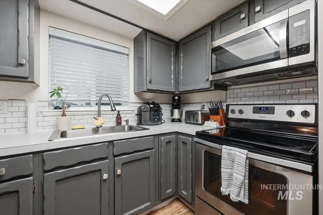 $295,000 | 2920 South 10th Avenue, Caldwell, ID 83605