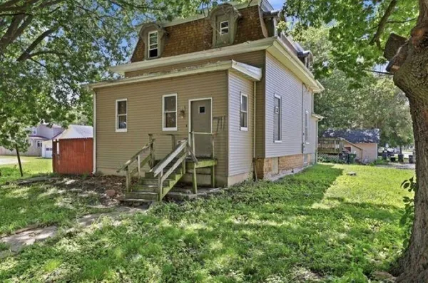$90,000 | 711 5th, Sterling, IL 61081