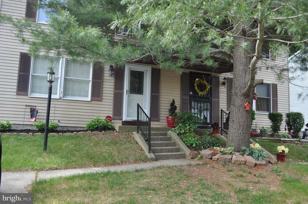 4809 Hawksbury Road Pikesville, MD 21208 - Photo 2 of 19 Exterior (Front)