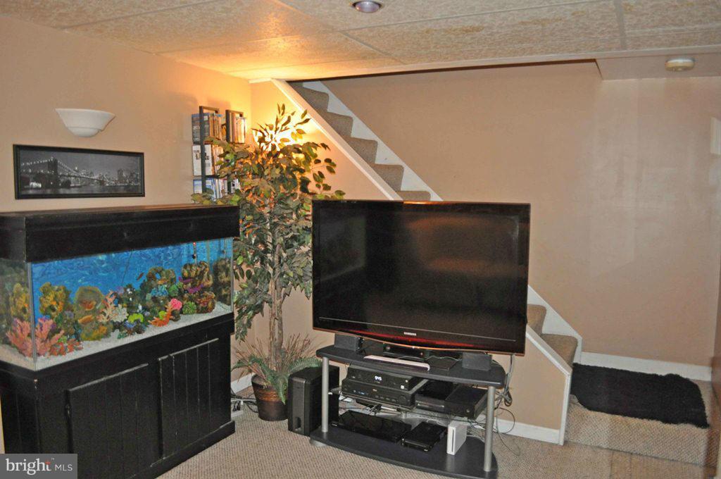 4809 Hawksbury Road Pikesville, MD 21208 - Photo 11 of 19 Interior (General)