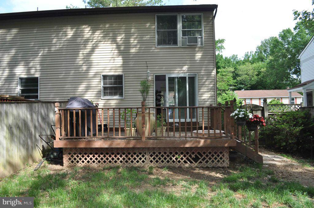 4809 Hawksbury Road Pikesville, MD 21208 - Photo 17 of 19 Exterior (Rear)