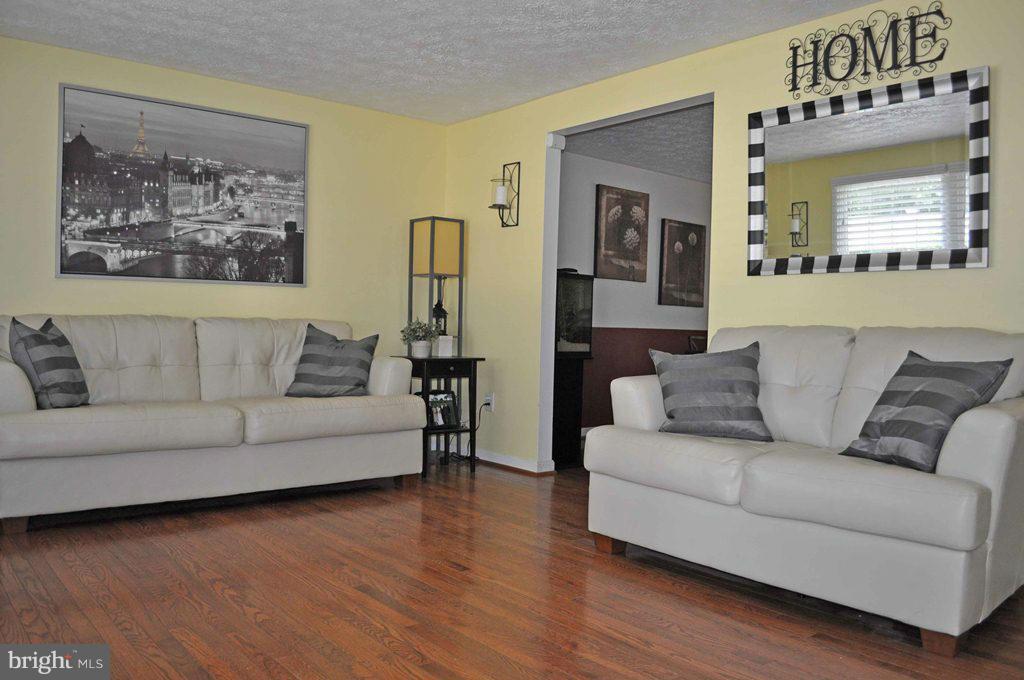 4809 Hawksbury Road Pikesville, MD 21208 - Photo 4 of 19 Living Room