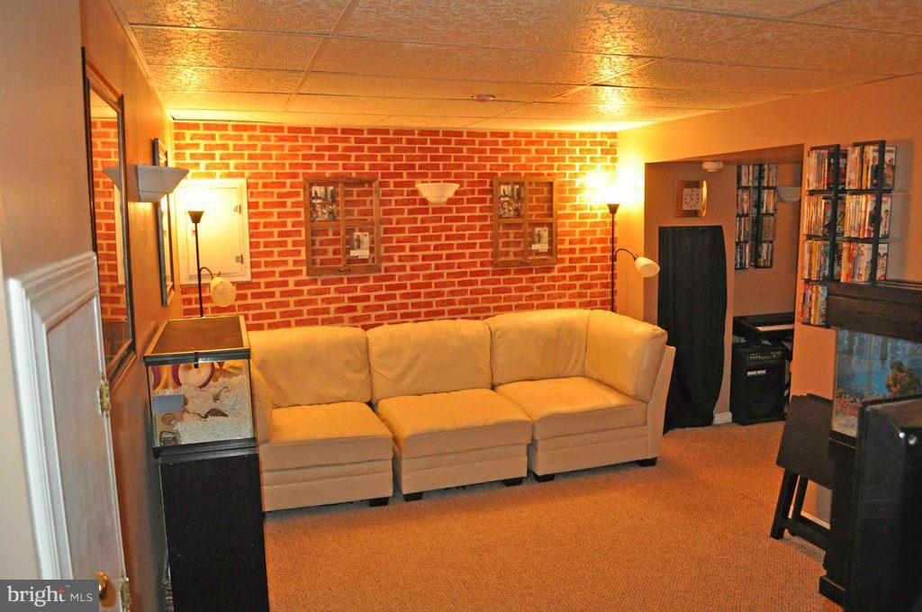 4809 Hawksbury Road Pikesville, MD 21208 - Photo 10 of 19 Interior (General)