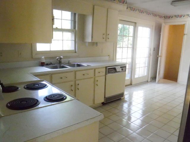 671 Robin Hood Road Bassett, VA 24055 - Photo 3 of 21 IMG_8199_004