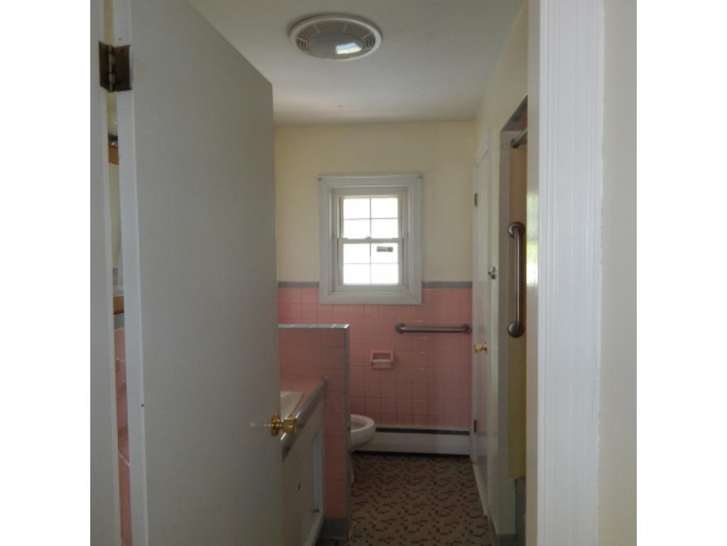 195 River Road Manchester, NH 03104 - Photo 11 of 23 Gallery Image 11