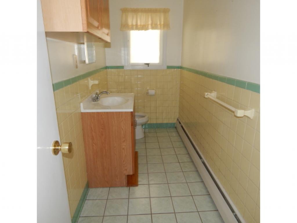 195 River Road Manchester, NH 03104 - Photo 9 of 23 Gallery Image 9