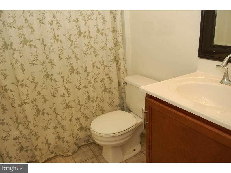 11218 Beaver Trail Court, Unit 10 Reston, VA 20191 - Photo 9 of 12 Bath (Master)
