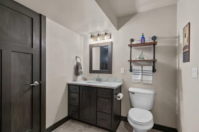 $675,000 | 2053 West Sugar Court, Appleton, WI 54913