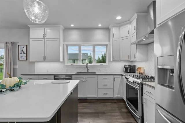 $675,000 | 2053 West Sugar Court, Appleton, WI 54913