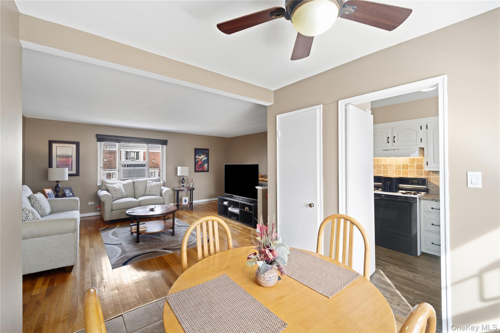 226-10 Manor Road, Unit UPPR Queens, NY 11427 - Photo 10 of 21