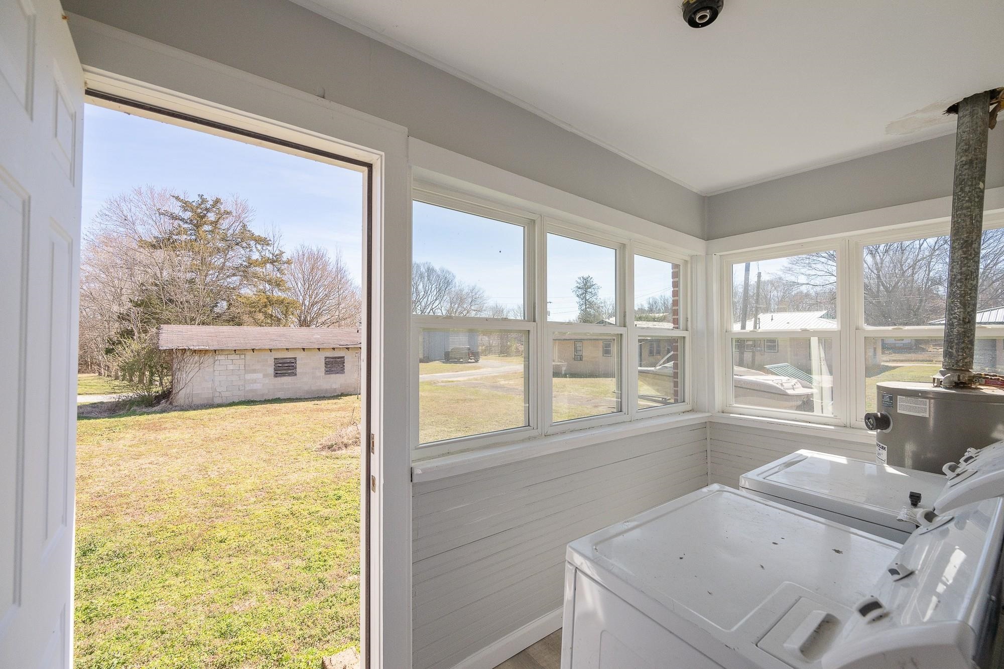 1175-1213 Perryville Road Parsons, TN 38363 - Photo 26 of 32 a view of a living room and a window