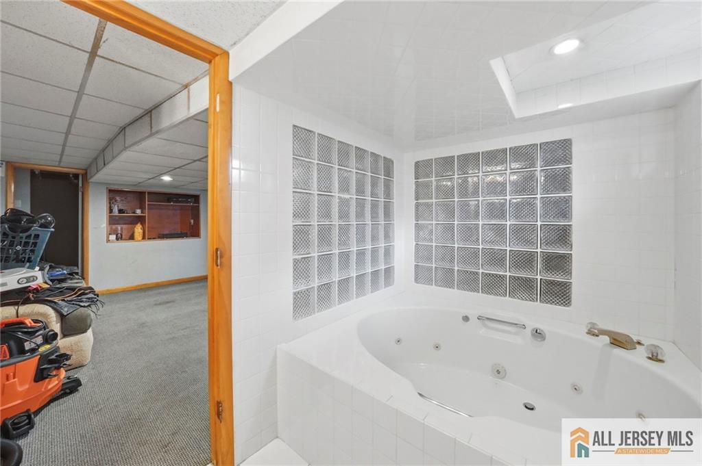 121 West Hill Road Colonia, NJ 07067 - Photo 26 of 41