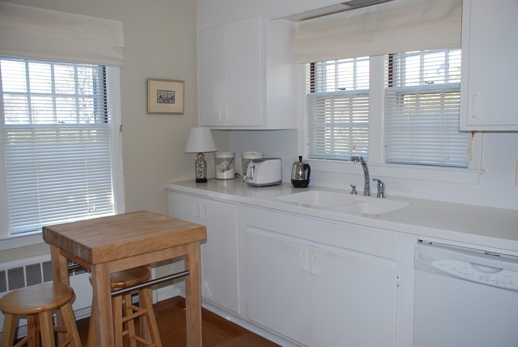 7 Langworthy Road Northampton, MA 01060 - Photo 8 of 19 Gallery Image 8