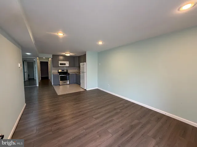 $1,500 | 606 Hazell Lane, Philadelphia, PA 19116